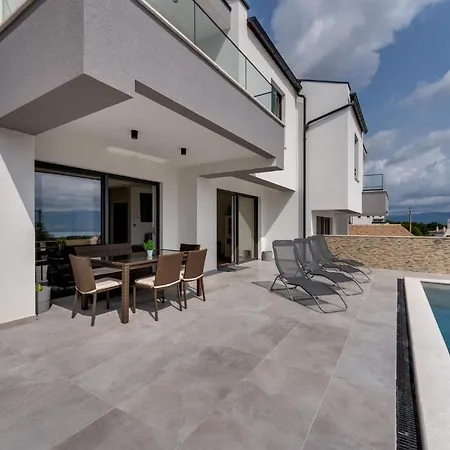 Lavanda: Poolside Retreat With Access And Panoramic Views Villa *