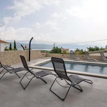 Villa Lavanda: Poolside Retreat With Access And Panoramic Views *